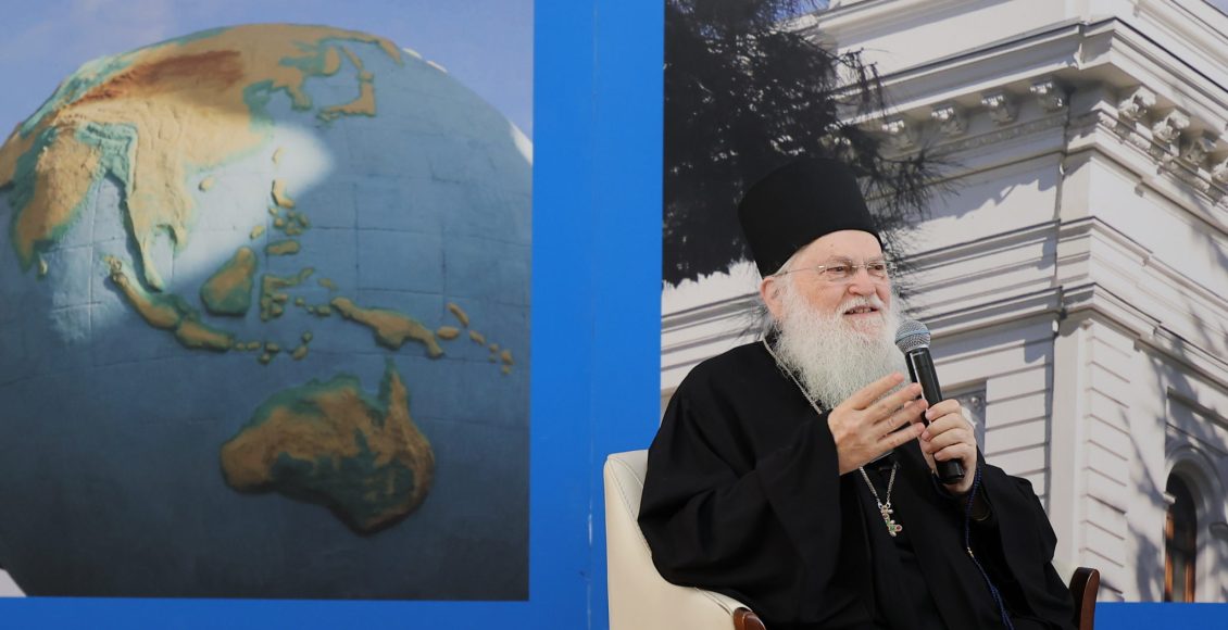 Ομιλία-του-Γέροντος-Εφραίμ-στο-Κρατικό-Πανεπιστήμιο-Τιφλίδας-(ΒΙΝΤΕΟ)