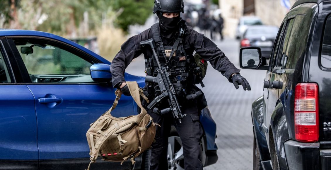 Δύο-συλλήψεις-στα-Βορίζια-–-Κλειστά-τα-σχολεία-τη-Δευτέρα,-«αστακός»-το-χωριό-μετά-το-μακελειό-–-Σήμερα-η-κηδεία-του-39χρονου