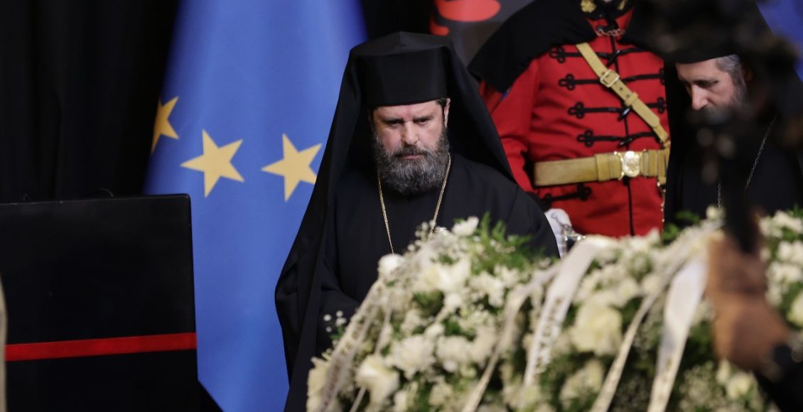 Ο-Αλβανίας-Ιωάννης-στην-κηδεία-του-Φάτος-Νάνο