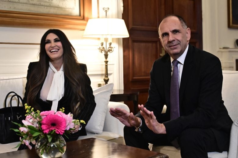 Την-πρέσβη-των-ΗΠΑ,-Γκίλφοϊλ,-δέχθηκε-στο-υπουργείο-Εξωτερικών-ο-Γεραπετρίτης