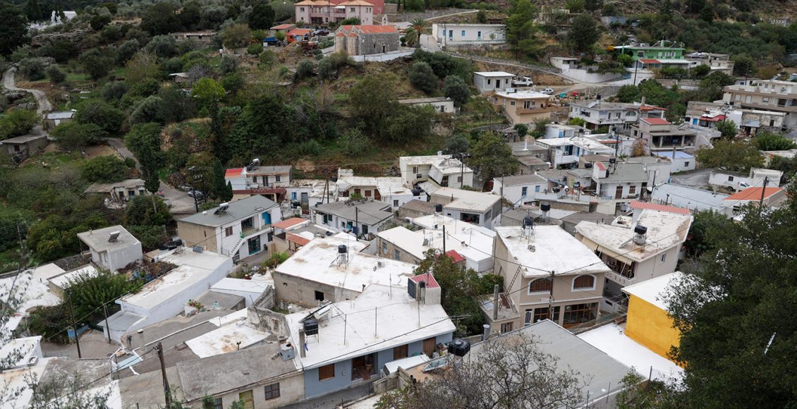 Χωριό-«φάντασμα»-και-γεμάτο-περιπολικά-τα-Βορίζια-–-Οι-αστυνομικοί-ψάχνουν-μέχρι-και-τα-πηγάδια,-τις-σπηλιές-και-τα-νεκροταφεία-για-όπλα