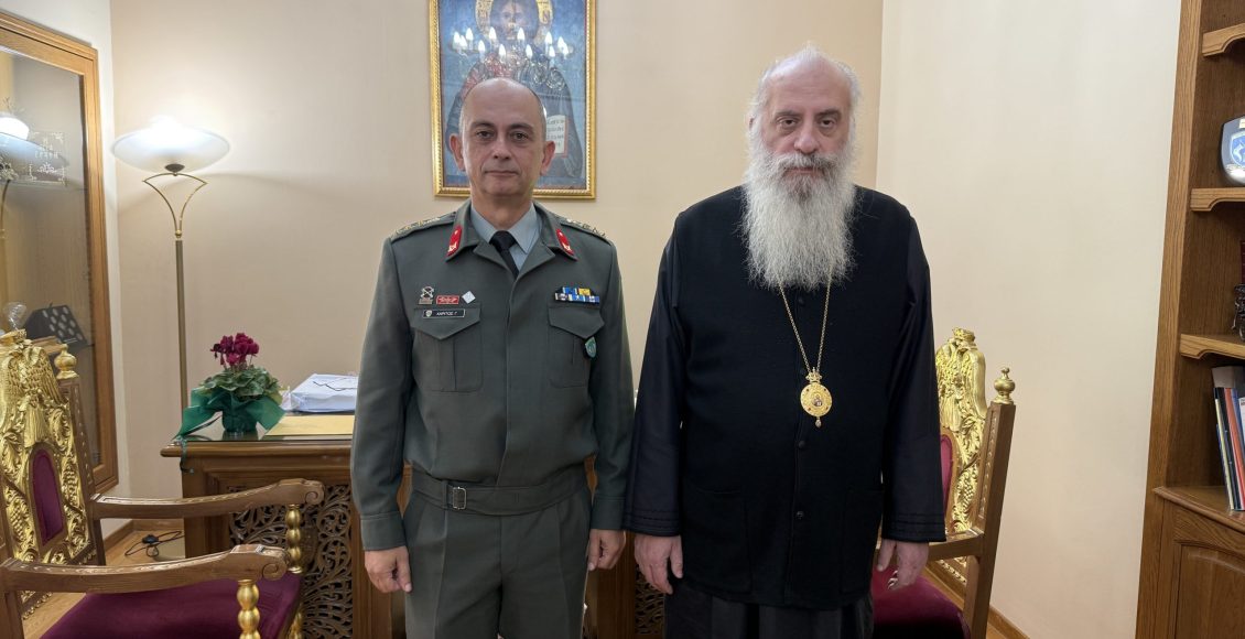 Στον-Μητροπολίτη-Μαντινείας-οι-Διοικητές-των-Στρατιωτικών-Μονάδων-της-Τρίπολης