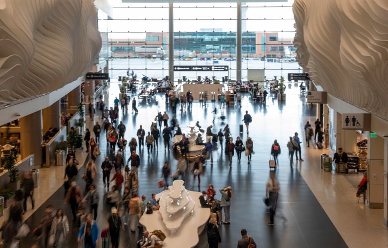 Η-αμερικανική-κυβέρνηση-θα-απαιτήσει-από-τις-εταιρείες-αεροπορικών-μεταφορών-να-περικόψουν-τις-πτήσεις-από-την-Παρασκευή