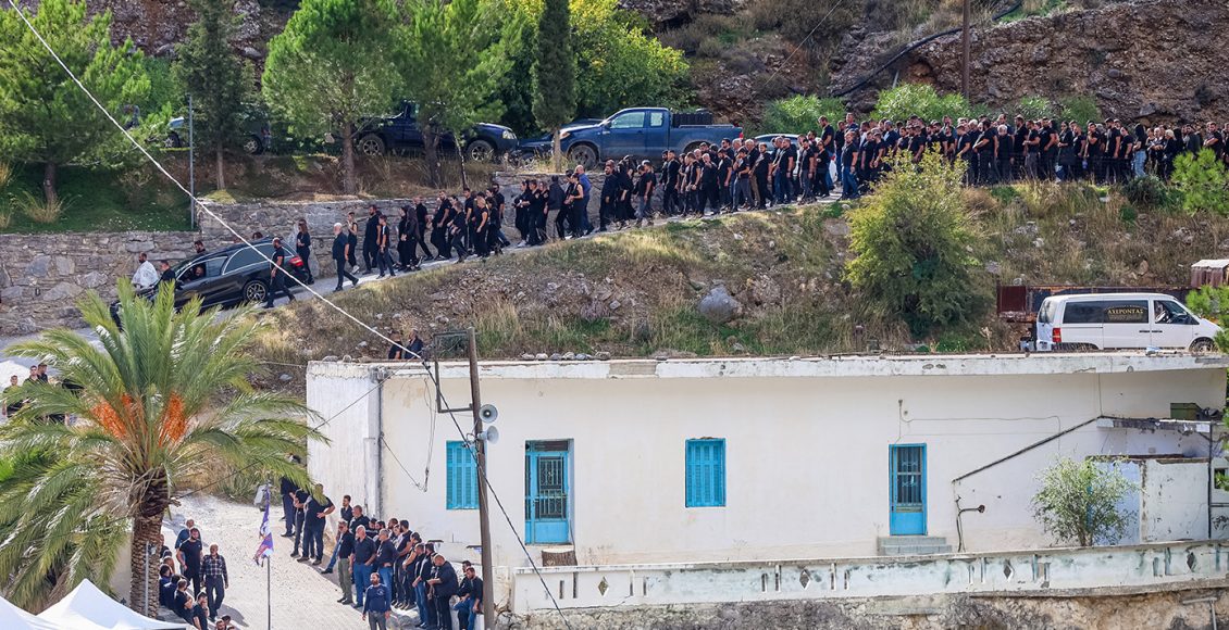 Απόβαση-της-ΕΛΑΣ.-στα-Βορίζια:-Προσαγωγές-και-έρευνες-ακόμη-και-σε-νεκροταφεία-υπό-τον-φόβο-νέας-αιματοχυσίας