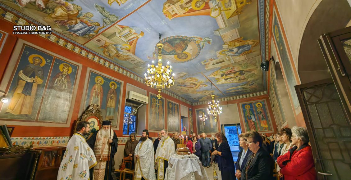 Ο-Μητροπολίτης-Αργολίδος-στο-κοιμητήριο-Ναυπλίου-για-την-εορτή-των-Ταξιαρχών