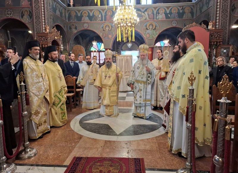 Η-Σύναξη-των-Παμμεγίστων-Ταξιαρχών-στη-Μητρόπολη-Χαλκίδος