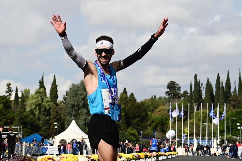 Νικητής-του-42ου-Αυθεντικού-Μαραθωνίου-ο-Παναγιώτης-Καραΐσκος