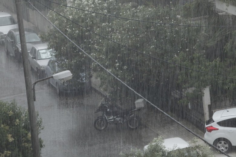 Η-ΕΜΥ-επικαιροποίησε-το-έκτακτο-δελτίο-επιδείνωσης-του-καιρού-–-Σε-ποιες-περιοχές-της-χώρας-προβλέπονται-ισχυρές-βροχές-και-καταιγίδες