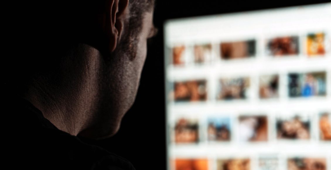 Χειροπέδες-σε-19χρονο-για-εκδικητική-πορνογραφία-σε-βάρος-ανήλικου-κοριτσιού-–-Διατηρούσαν-σχέση-και-την-απειλούσε