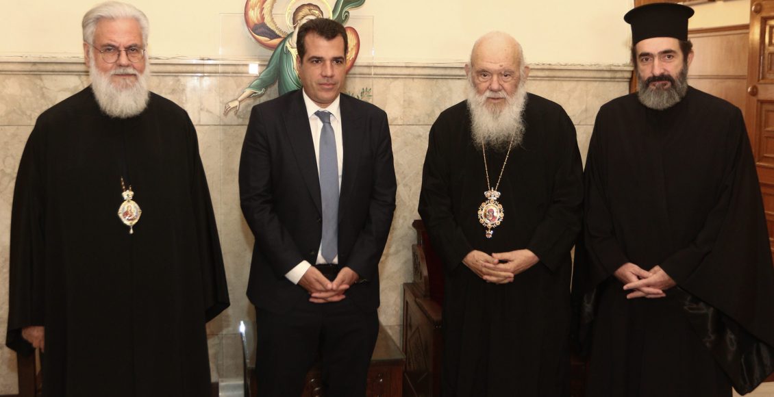 Ενίσχυση-της-συνεργασίας-Κράτους-και-Εκκλησίας-για-το-Μεταναστευτικό-–-Στον-Αρχιεπίσκοπο-ο-Θάνος-Πλεύρης