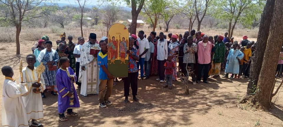 Γεύματα-Αγάπης-στη-Μητρόπολη-Αρούσας