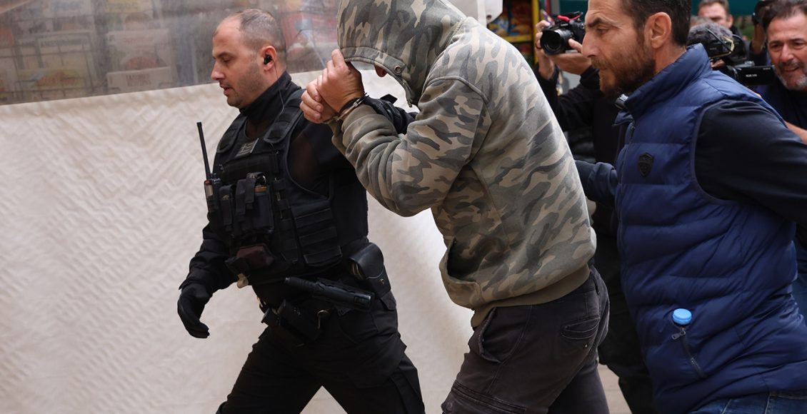 Μακελειό-στα-Βορίζια:-Ο-23χρονος-αρνείται-κάθε-εμπλοκή-για-τη-βόμβα-στο-σπίτι-των-Φραγκιαδάκηδων-–-«Βρισκόταν-σε-έναν-γάμο-εκείνο-το-βράδυ»