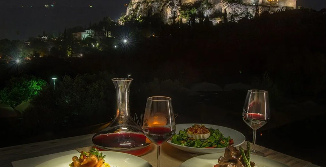 Στο-hill-athens-σάς-περιμένει-μια-βραδιά-που-θα-θυμάστε-για-καιρό,-με-γεύσεις,-μελωδίες-και-θέα-την-Ακρόπολη