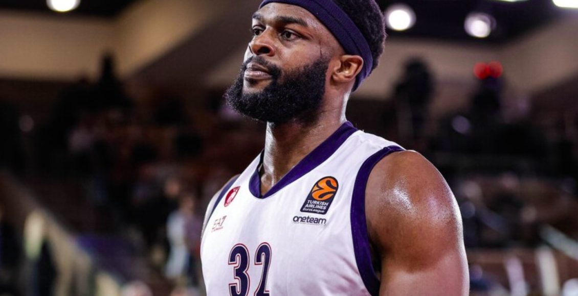 Αρμάνι-Μιλάνο:-Απίθανος-τραυματισμός-του-Νίμπο,-γλίστρησε-στα-αποδυτήρια-και-υπέστη-διάσειση