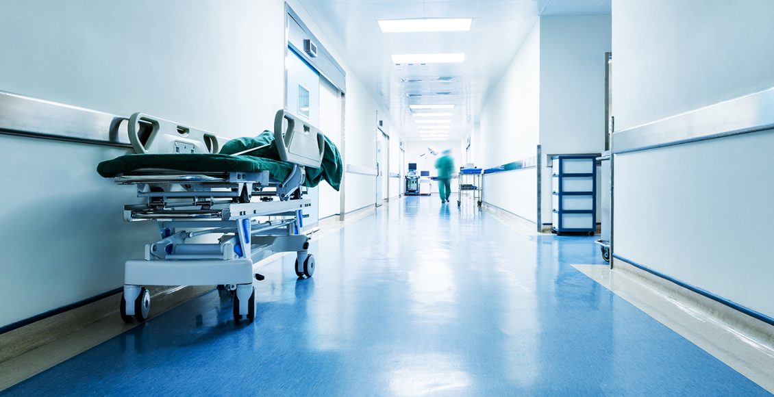 Μάχη-για-τη-ζωή-του-δίνει-ο-22χρονος-που-κατάπιε-αμάσητο-ένα-μπέργκερ-–-Έμεινε-πάνω-από-δύο-λεπτά-χωρίς-οξυγόνο