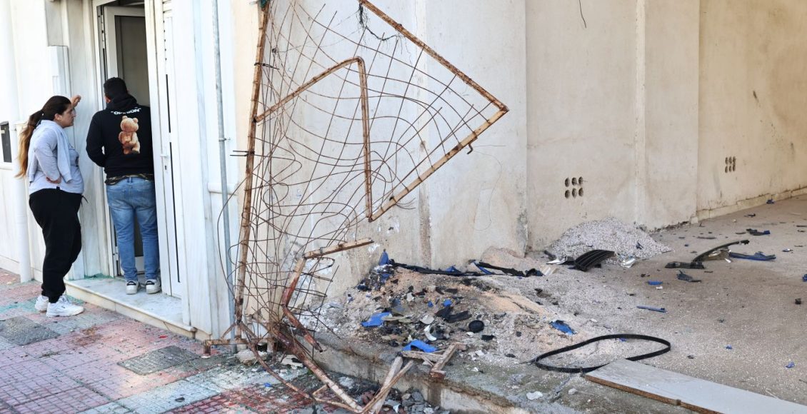 Τροχαίο-στη-Λούτσα:-«Ήταν-όλοι-σε-σοκ,-εκτός-από-τον-οδηγό-που-κοίταζε-το-αυτοκίνητό-του-να-δει-τη-ζημιά»,-λέει-αυτόπτης-μάρτυρας