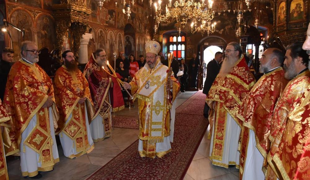 Η-πρώτη-Θεία-Λειτουργία-του-Επισκόπου-Ροδοστόλου-Αντωνίου