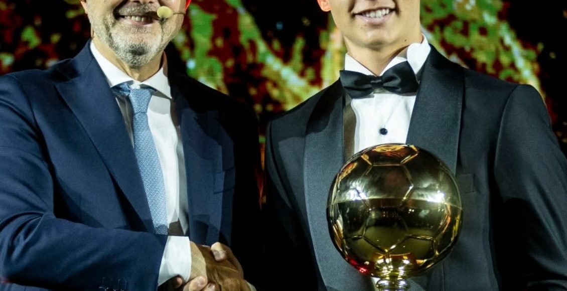 Ο-Χρήστος-Μουζακίτης-τιμήθηκε-με-το-golden-boy-web-2025-–-«Θα-κοιμάμαι-με-το-βραβείο»-δήλωσε-ο-άσσος-του-Ολυμπιακού