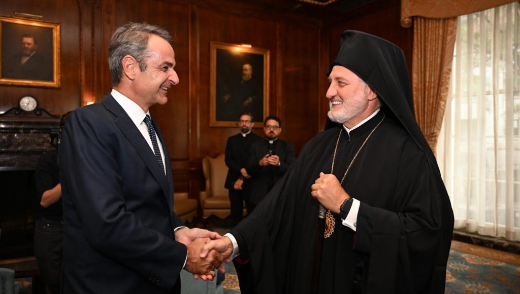 Στο-Μέγαρο-Μαξίμου-το-μεσημέρι-ο-Αρχιεπίσκοπος-Αμερικής-Ελπιδοφόρος