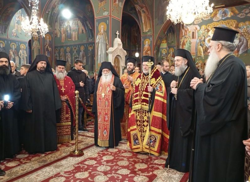 Τα-Τρίκαλα-υποδέχθηκαν-αντίγραφο-της-Ιεράς-Εικόνας-της-Παναγίας-Οδηγήτριας-από-τη-Μονή-Ξενοφώντος