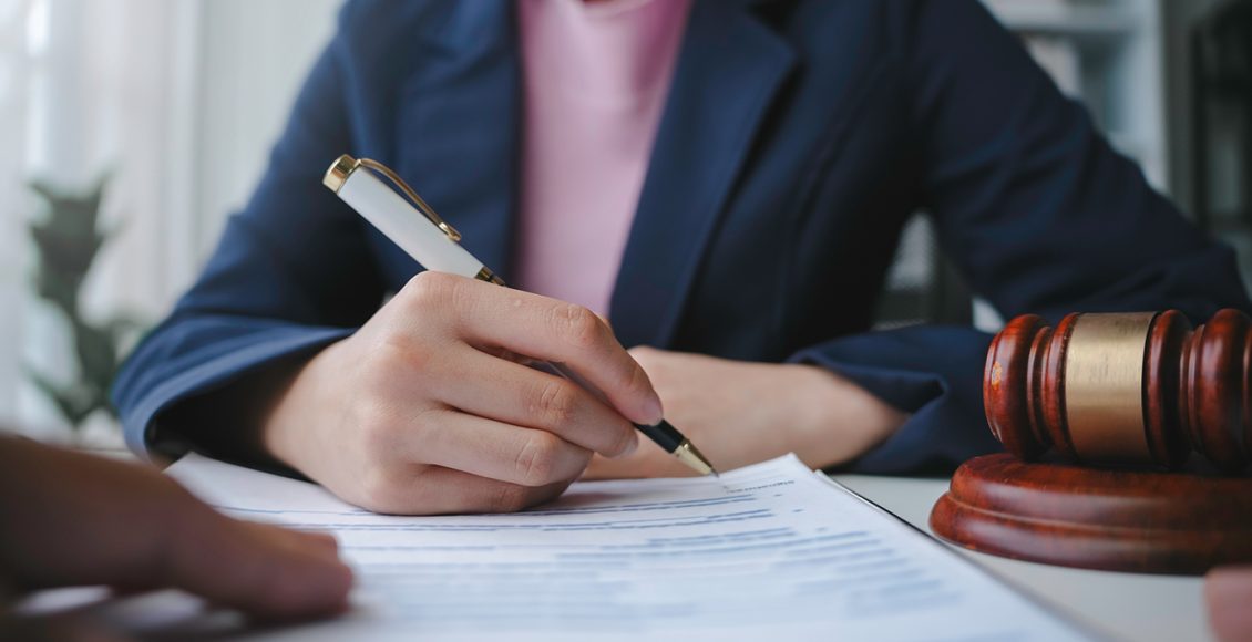 Τι-αλλάζει-σε-διαθήκες,-κληρονομιές-με-χρέη,-δικαιώματα-συντρόφων-και-παιδιών-–-Οι-νέες-ρυθμίσεις-στο-κληρονομικό-δίκαιο