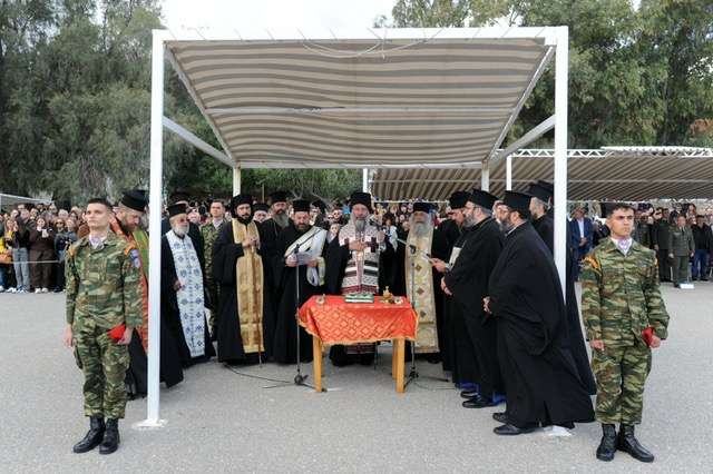 Ο-Ρεθύμνης-Πρόδρομος-στο-Στρατόπεδο-Ρεθύμνου-και-στο-Τμήμα-Δοκίμων-Αστυφυλάκων-Ρεθύμνου