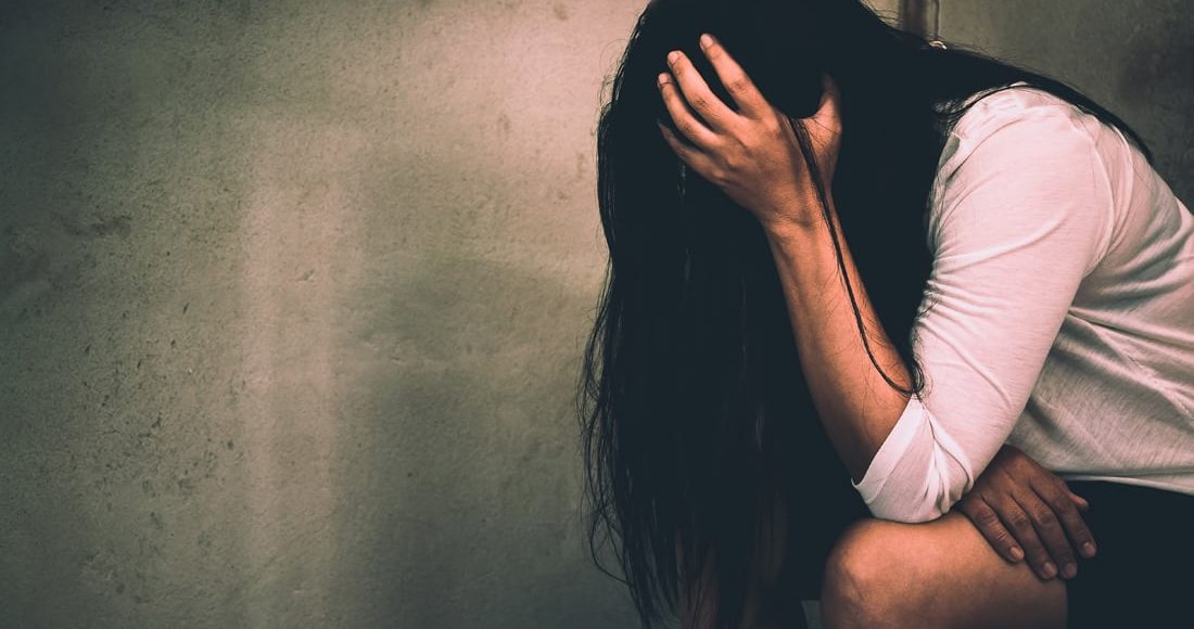 Συνελήφθη-24χρονος-που-αποπειράθηκε-να-βιάσει-συνομήλικη-του-και-την-κράτησε-παράνομα