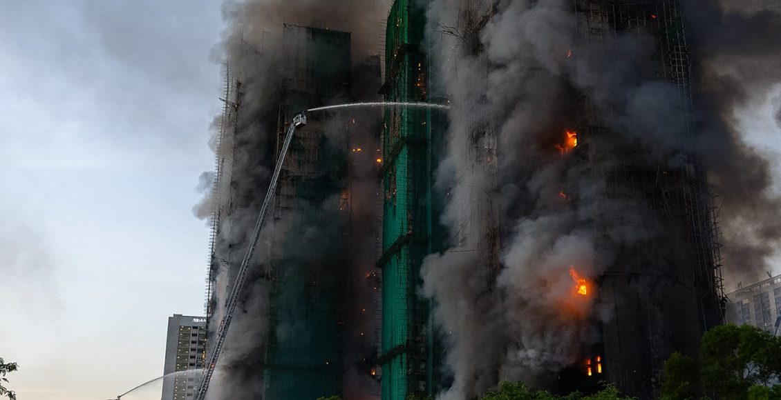 Πυρκαγιά-σε-ουρανοξύστες-του-Χονγκ-Κονγκ:-Ο-αριθμός-των-νεκρών-ανήλθε-σε-159-–-Η-αστυνομία-προχώρησε-σε-έξι-ακόμη-συλλήψεις