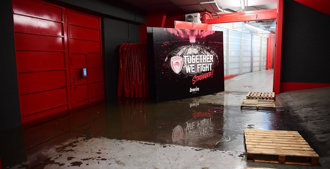 Αναβλήθηκε-ο-αγώνας-Ολυμπιακός-Φενέρμπαχτσε-λόγω-της-κακοκαιρίας-–-Δείτε-εικόνες-από-το-πλημμυρισμένο-ΣΕΦ