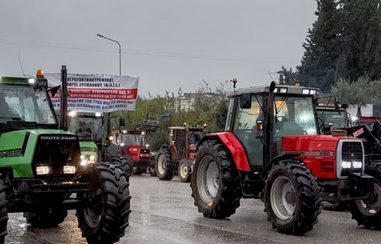 Στα-μπλόκα-οι-αγρότες-με-αντίξοες-καιρικές-συνθήκες