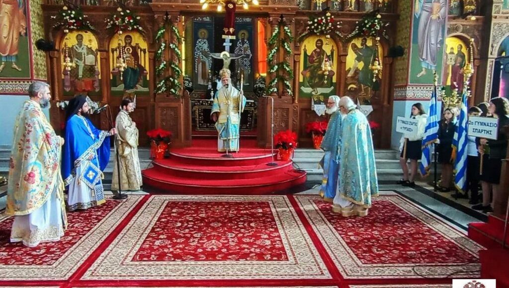 Πλήθος-πιστών-στην-πανήγυρη-του-ΙΝ.-Αγίου-Νικολάου-Σπάρτης