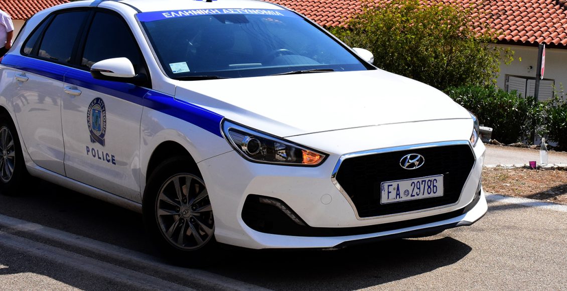 Ανήλικοι-«χτύπησαν»-θυρίδες-κούριερ-και-έκλεψαν-παπούτσια-στη-Θεσσαλονίκη-–-Συνελήφθησαν-επί-τόπου