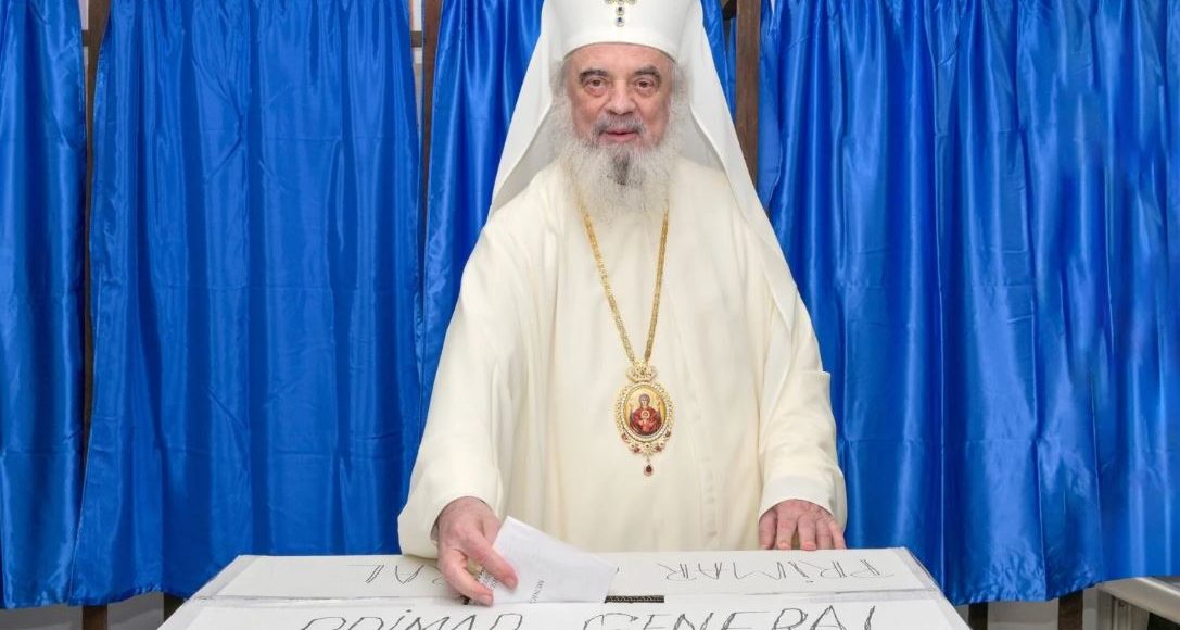 Ο-Πατριάρχης-Ρουμανίας-ψήφισε-την-Κυριακή-στις-δημοτικές-εκλογές