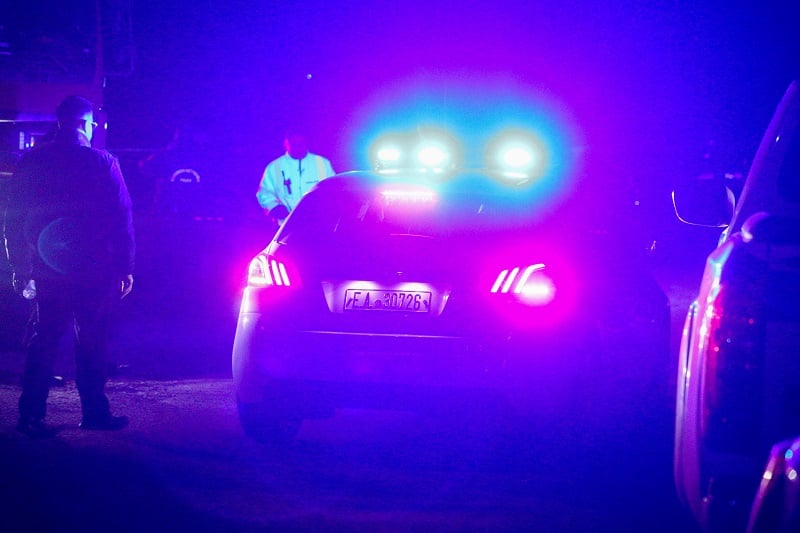 Ύποπτο-δέμα-βρέθηκε-κάτω-από-αυτοκίνητο-στα-Καλύβια-–-Έγινε-ελεγχόμενη-έκρηξη