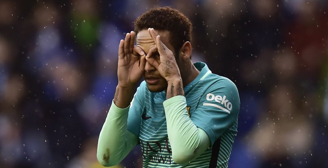 o-neymar-jr.-δεν-κλείνει-την-πόρτα-όταν-πάει-τουαλέτα-στα-αποδυτήρια-και-ένας-συμπαίκτης-του-αποκάλυψε-το-λόγο