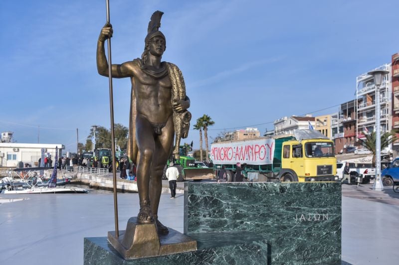 Αποχώρησαν-οι-αγρότες-από-το-λιμάνι-του-Βόλου-μετά-το-τελεσίγραφο-–-Επιστρέφουν-στο-μπλόκο-της-Νίκαιας