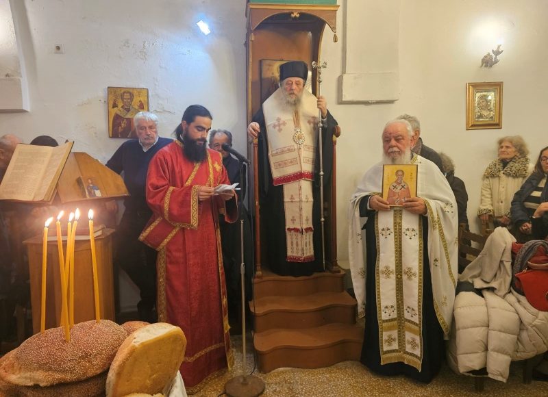 Με-λαμπρότητα-εορτάστηκε-η-μνήμη-του-Αγίου-Νικολάου-Επισκόπου-Μύρων-στη-Μητρόπολη-Παροναξίας