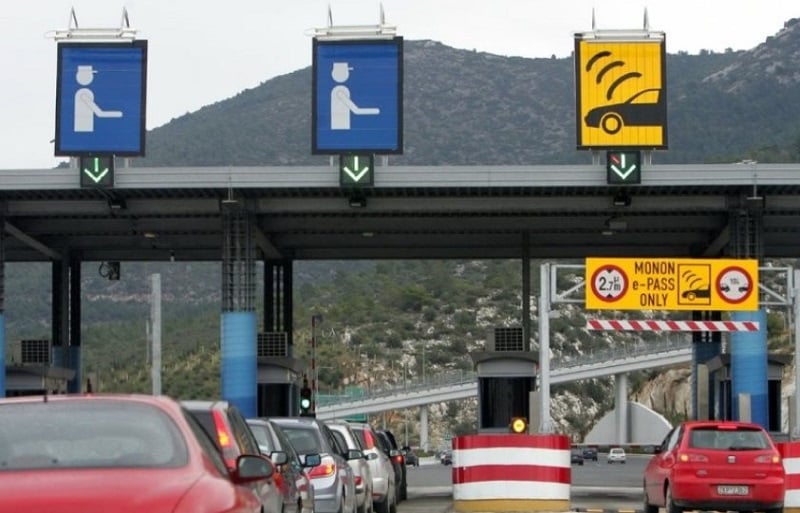 Οι-αγρότες-της-Αταλάντης-«άνοιξαν»-τα-διόδια-της-Τραγάνας