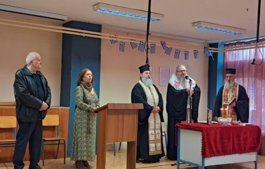 Για-την-αξία-της-συμμετοχής-στα-Ιερά-Μυστήρια-μίλησε-σε-μαθητές-ο-Μητροπολίτης-Λαρίσης