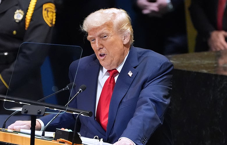 Ο-Τραμπ-κατηγορεί-για-προδοσία-τα-ΜΜΕ-που-διερωτώνται-για-την-υγεία-του