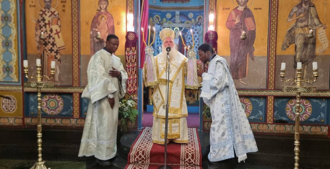 Στον-Μητροπολιτικό-Ναό-Αγίου-Νικολάου-της-Ελληνικής-Κοινότητας-Κινσάσας-ιερούργησε-ο-Μητροπολίτης-Θεοδόσιος