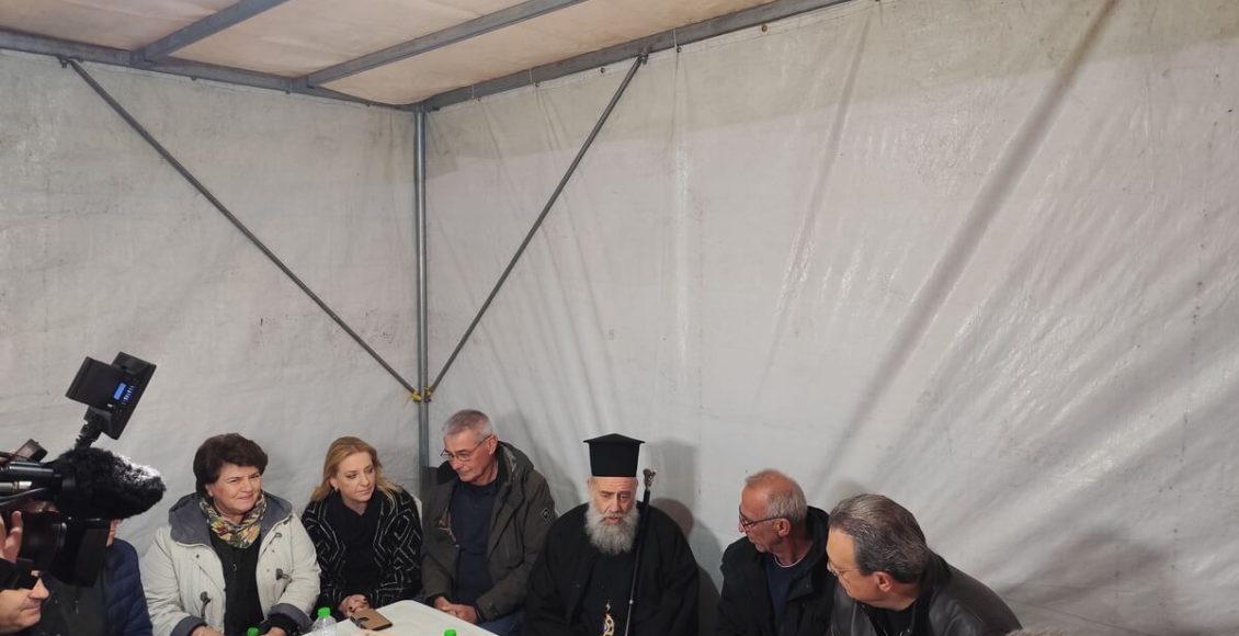 Έμπρακτη-στήριξη-του-Θεσσαλιώτιδος-Τιμοθέου-στους-αγρότες-της-Καρδίτσας