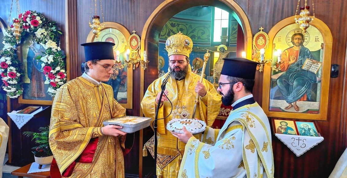 Ο-Μητροπολίτης-Μαρωνείας-στον-εορτάζοντα-Ιερό-Ναό-Αγίου-Σπυρίδωνος-Μωσαϊκού