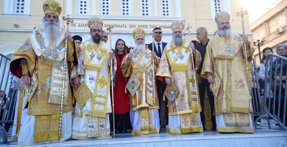 Πάνδημος-ο-εορτασμός-για-τον-Πολιούχο-του-Πειραιά,-Άγιο-Σπυρίδωνα