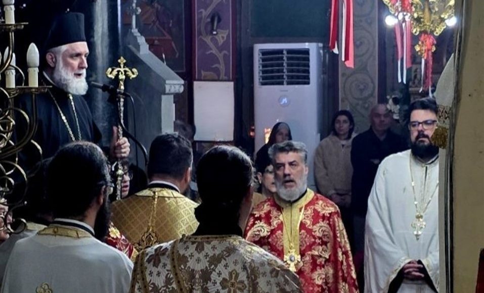 Ο-Επίσκοπος-Σκοπέλου-στον-πανηγυρίζοντα-Ιερό-Ναό-Αγίου-Σπυρίδωνος-Τριάδας-Μεσσαπίων