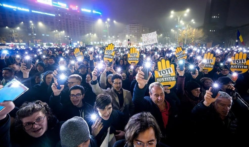 Ρουμανία:-Χιλιάδες-πολίτες-διαδήλωσαν-κατά-της-διαφθοράς-στα-δικαστήρια