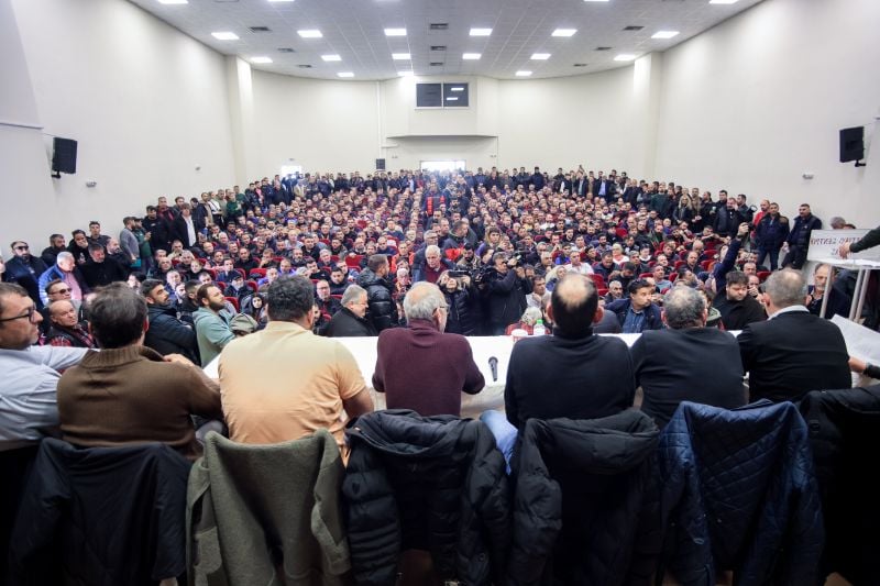 Παραμένουν-στα-μπλόκα-οι-αγρότες-και-αποστέλλουν-τα-αιτήματά-τους-στην-κυβέρνηση-–-Κλιμακώνουν-τις-κινητοποιήσεις-τους