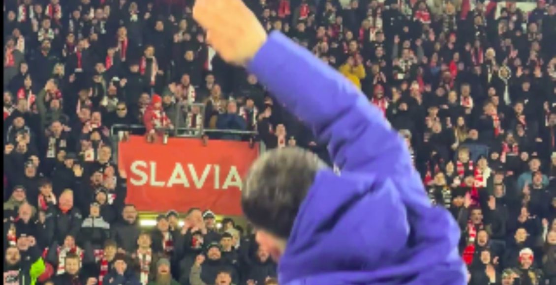 Έτοιμος-για-ΠΑΟΚ-ο-Ζαφείρης:-Το-«ευχαριστώ»-της-Σλάβια-Πράγας-και-η-αποθέωση-συμπαικτών-–-φιλάθλων