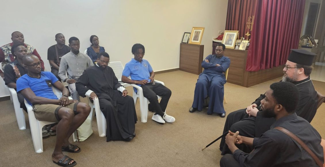 Συνάντηση-μελών-Ορθόδοξης-Νεολαίας-Ακτής-Ελεφαντοστού-με-τον-Μητροπολίτη-Άκκρας