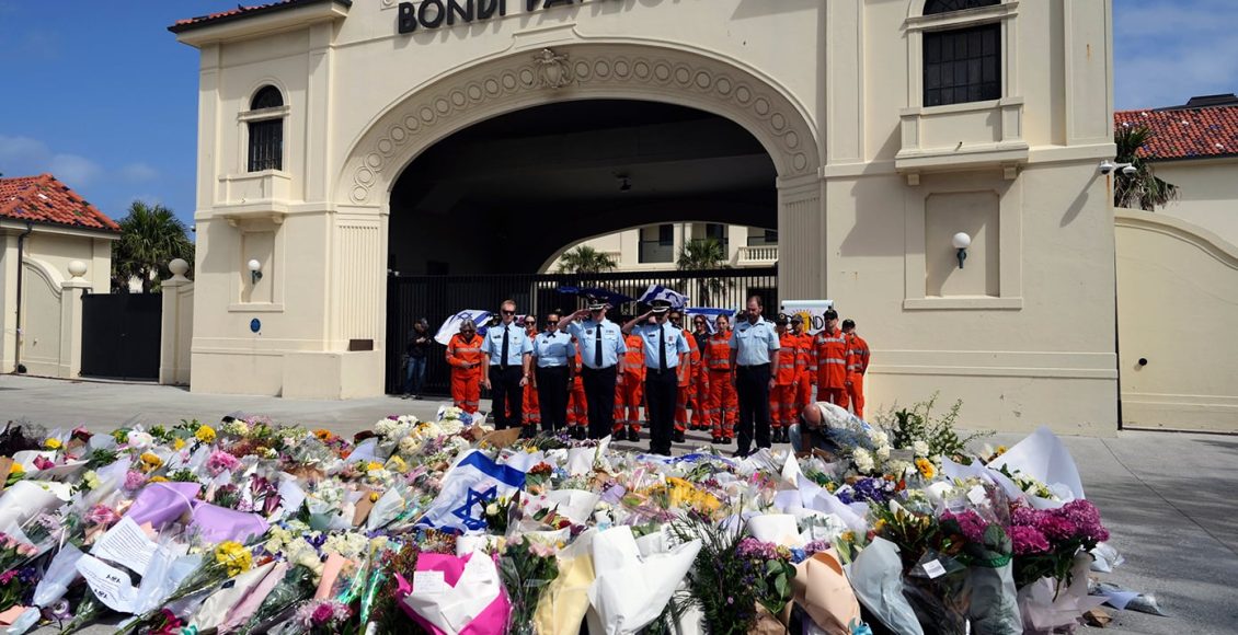 Μακελειό-σε-παραλία-του-Σίδνεϊ:-Πατέρας-και-γιος-οι-δράστες,-στους-16-οι-νεκροί-–-Ο-24χρονος-ήταν-γνωστός-στις-Αρχές-για-επαφές-με-τον-isis